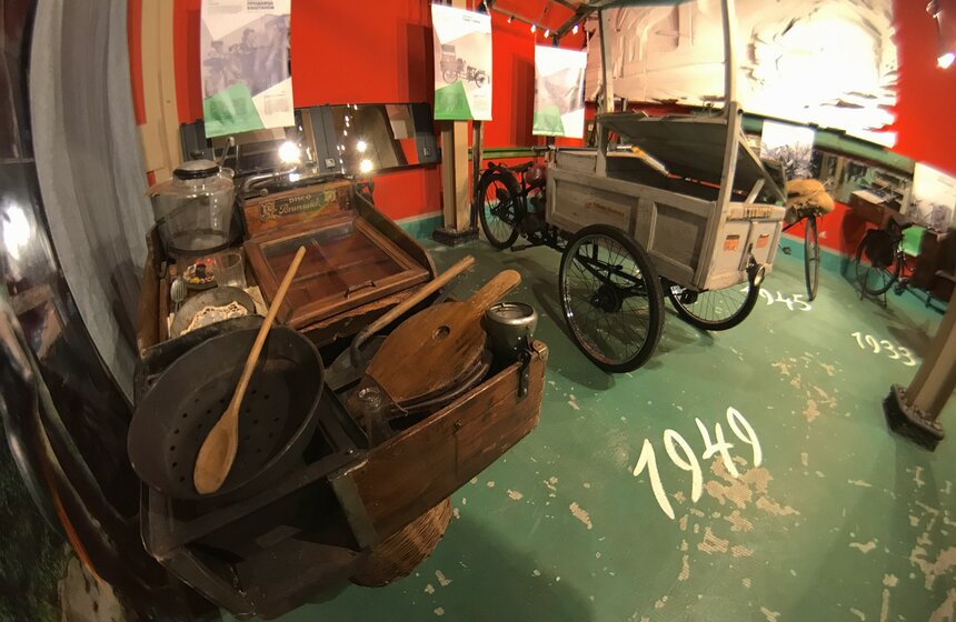 В Москве проходит выставка "Вся жизнь в одном велосипеде" 6 фото