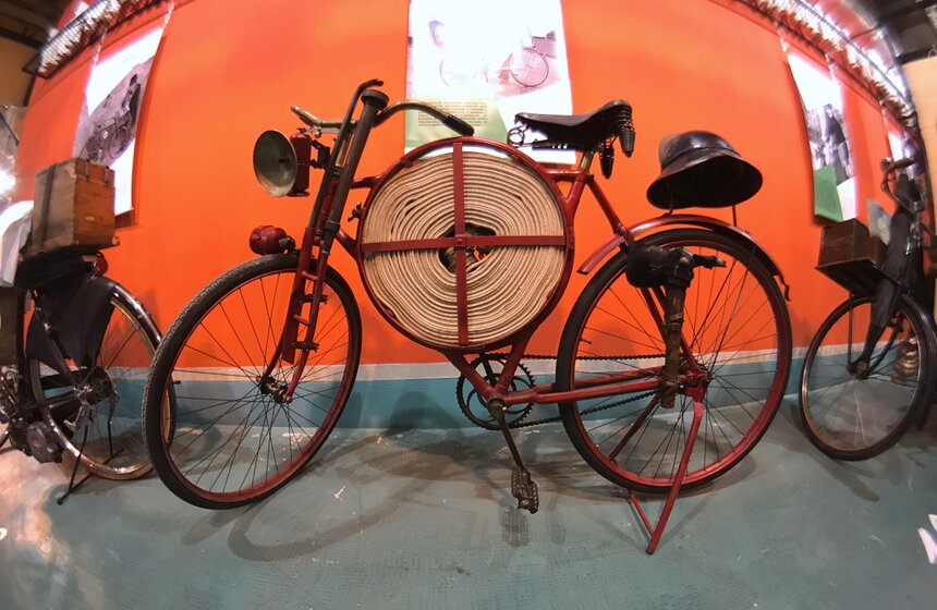 В Москве проходит выставка "Вся жизнь в одном велосипеде" 3 фото