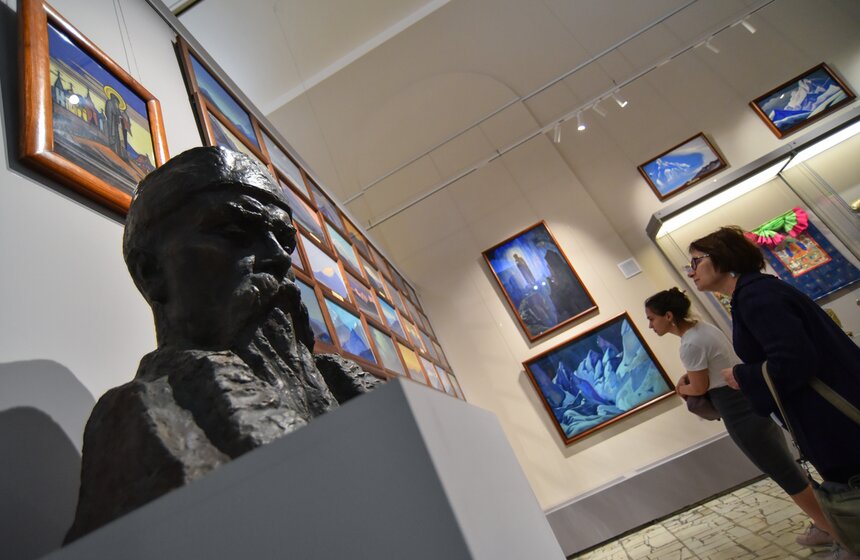 В Москве проходит выставка "Сохраняя культуру. Музей Рерихов на ВДНХ" 16 фото