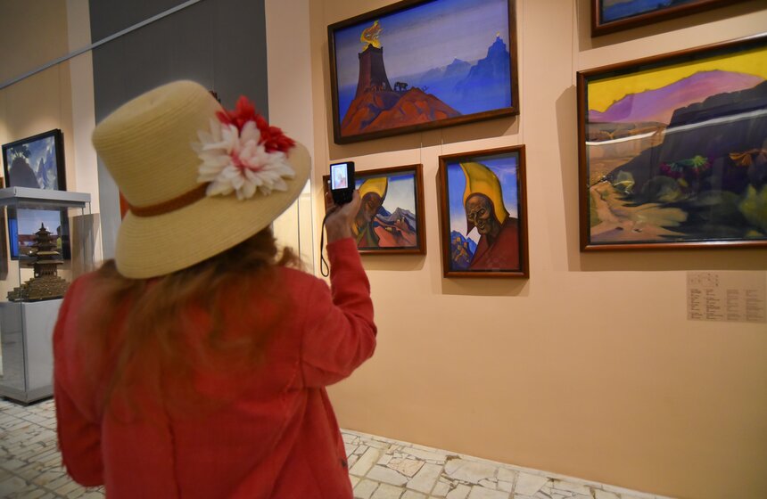 В Москве проходит выставка "Сохраняя культуру. Музей Рерихов на ВДНХ" 15 фото