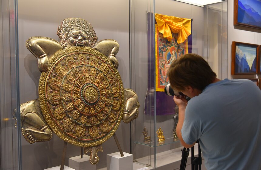 В Москве проходит выставка "Сохраняя культуру. Музей Рерихов на ВДНХ" 10 фото