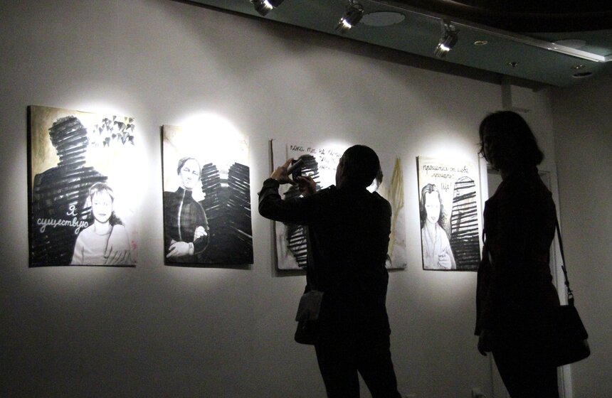 В Москве проходит выставка номинантов Премии Кандинского 10 фото