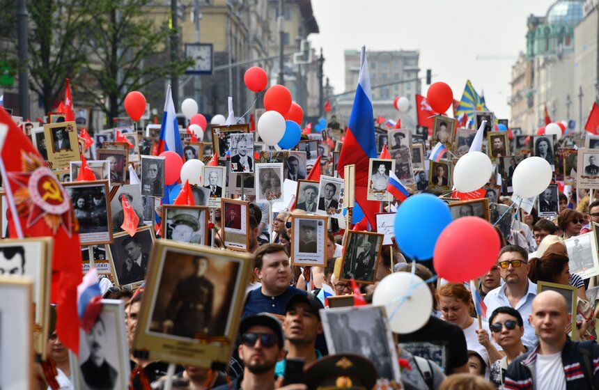 В Москве проходит акция "Бессмертный полк" 13 фото
