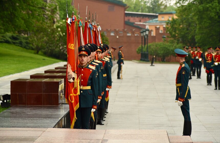 Владимир Путин почтил память павших в Великой Отечественной войне 3 фото