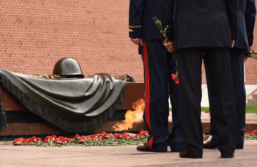 Владимир Путин почтил память павших в Великой Отечественной войне 14 фото