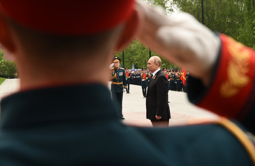 Владимир Путин почтил память павших в Великой Отечественной войне 10 фото
