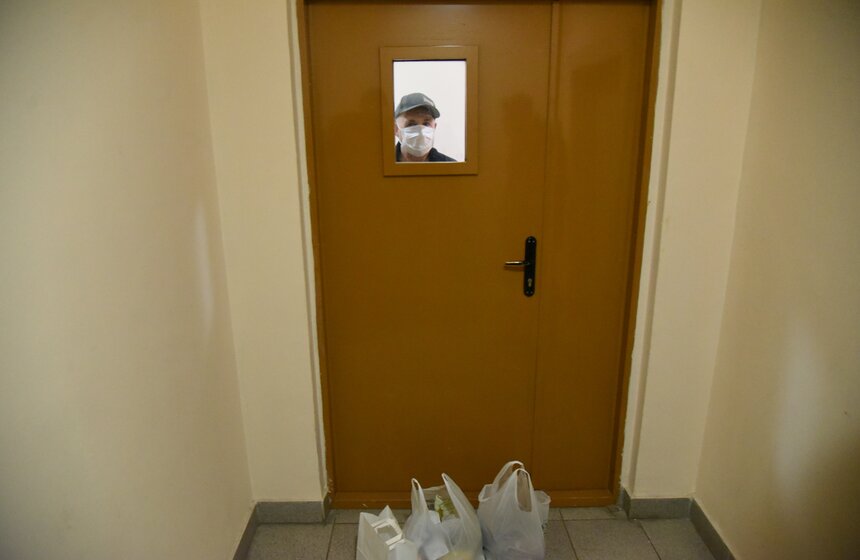 Работа волонтеров с гражданами на самоизоляции 21 фото