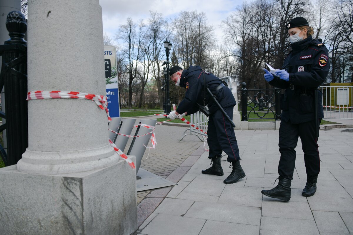 Moscow проверка. Полиция в Москве проверяет канализацию.
