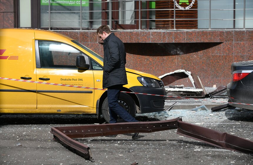 Взрыв в бизнес-центре на 2-й Брестской. Фото с места 4 фото