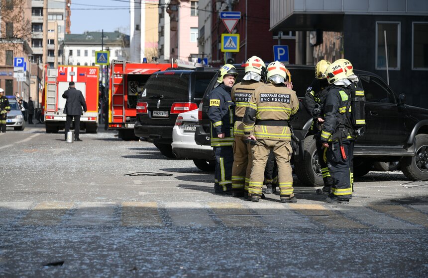 Взрыв в бизнес-центре на 2-й Брестской. Фото с места 3 фото