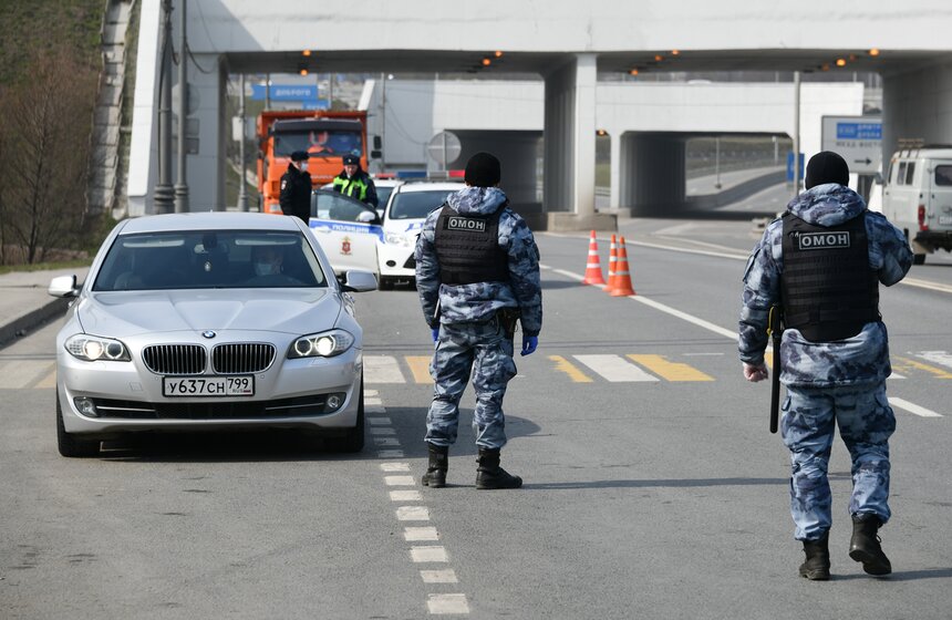 Если вы планируете поехать в магазин на машине или общественном транспорте, то пропуск обязателен