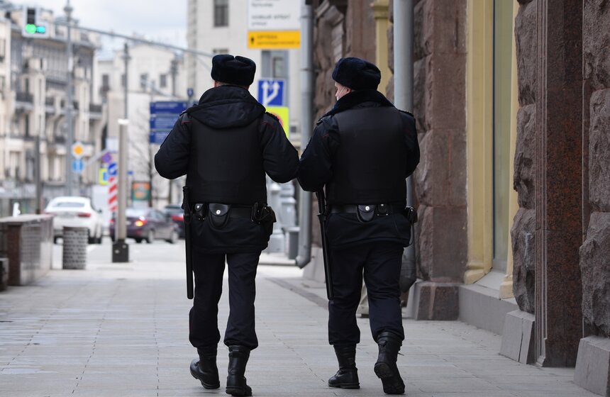 В столице начали проверку цифровых пропусков 16 фото