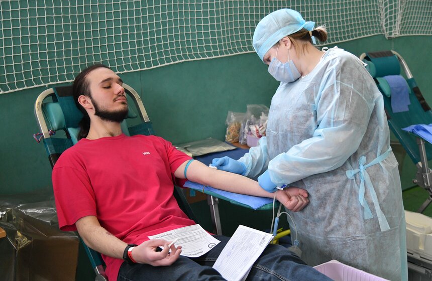 РНИМУ имени Пирогова проводит акцию "Добро у нас в крови" 17 фото