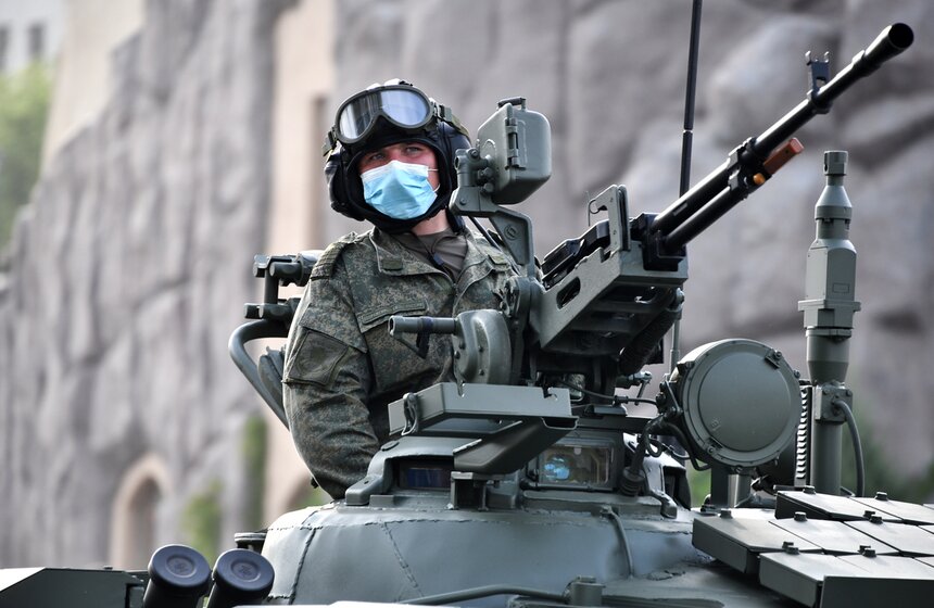 В Москве военная техника вышла на первую репетицию парада Победы 9 фото