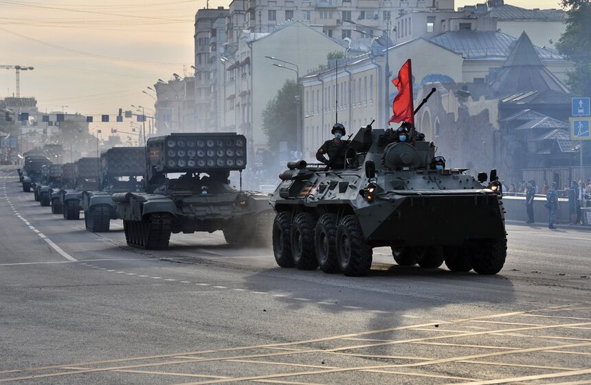 В Москве военная техника вышла на первую репетицию парада Победы 20 фото