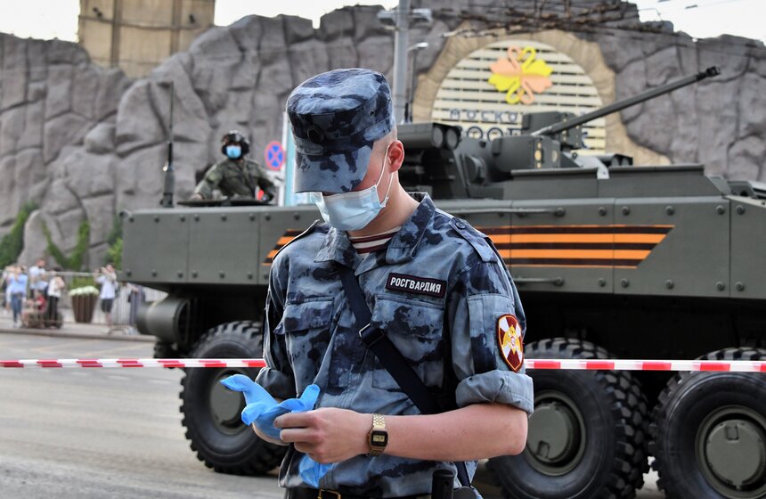 В Москве военная техника вышла на первую репетицию парада Победы 25 фото