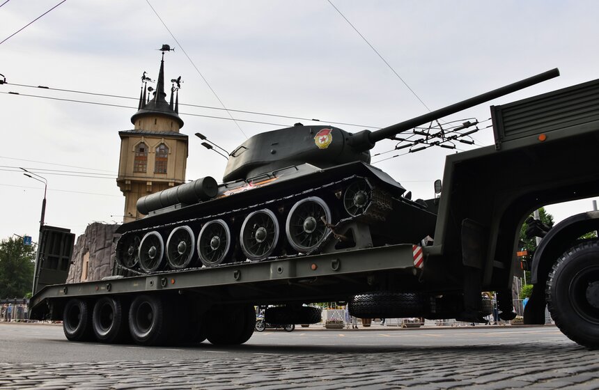 В Москве военная техника вышла на первую репетицию парада Победы 1 фото