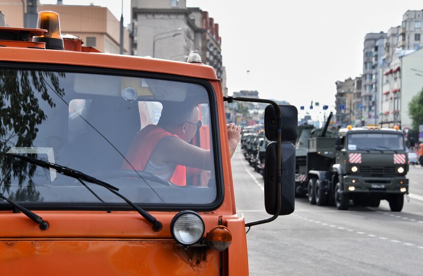 В Москве военная техника вышла на первую репетицию парада Победы 2 фото