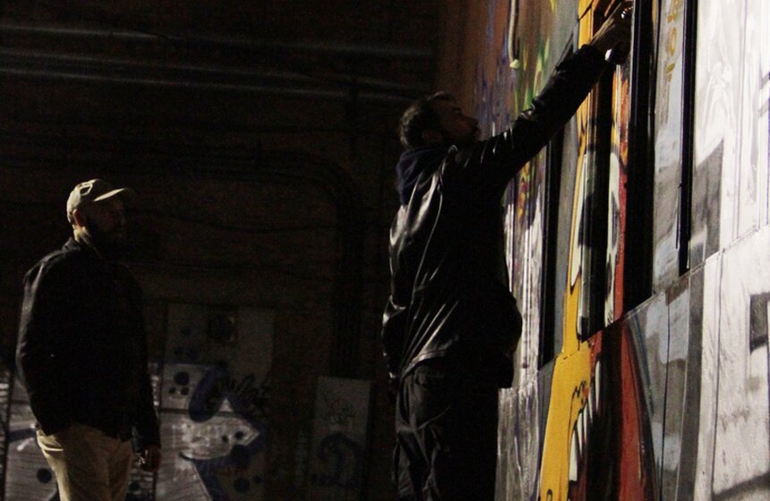 В "СахАрте" прошла выставка уличного нелегального искусства 14 фото