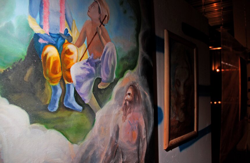 В "СахАрте" прошла выставка уличного нелегального искусства 11 фото