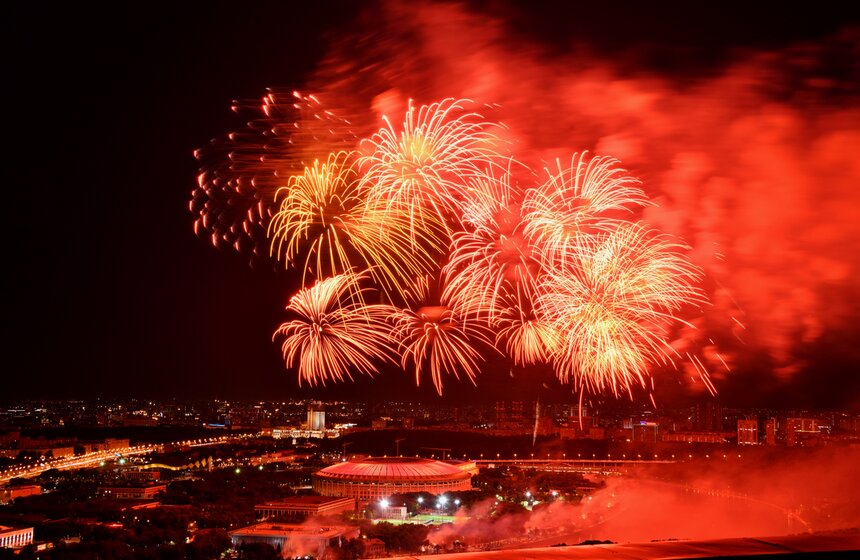 Празднование 75-летия Победы в Москве завершилось салютом 8 фото