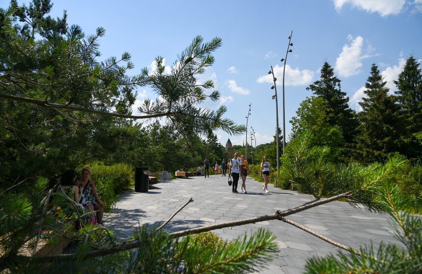 Парк "Зарядье" открылся для посетителей 16 фото