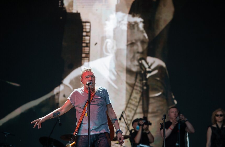 Гарик Сукачев и Григорий Лепс выступили на автофестивале Drive Live в парке "Яхрома" 2 фото