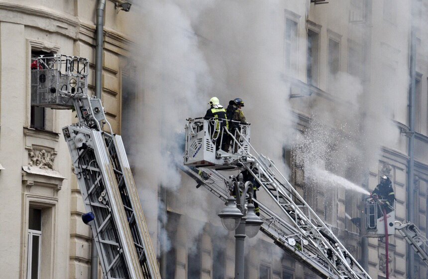 Пожар произошел в доме на Тверской улице 19 фото