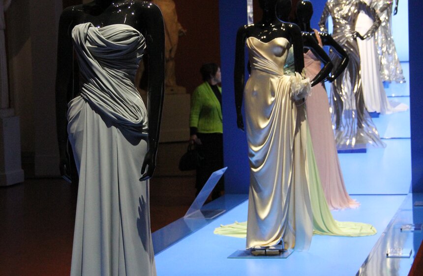 В ГМИИ им. Пушкина открылась выставка Валентина Юдашкина 1 фото