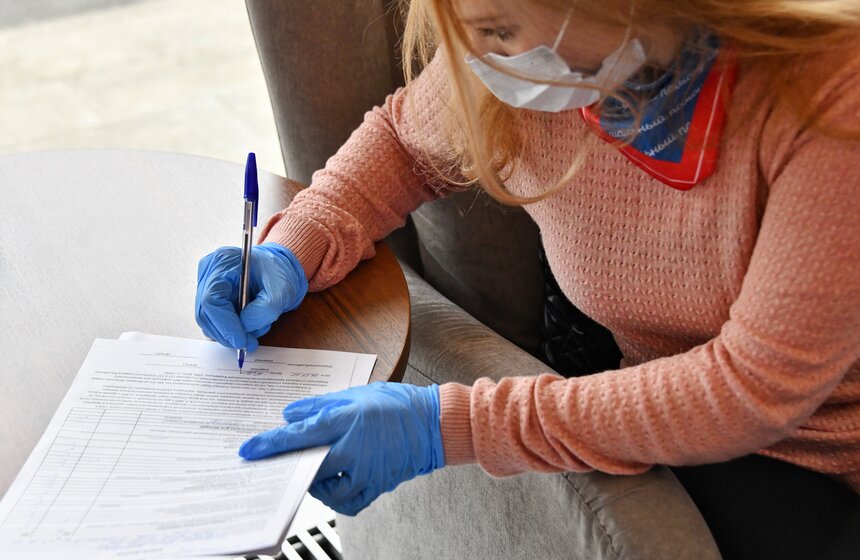 Московские соцработники стали донорами плазмы крови для больных COVID-19 4 фото