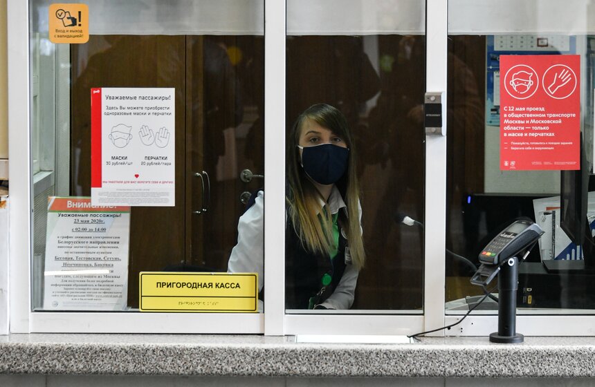 Как следят за соблюдением масочного режима в пригородных поездах 2 фото