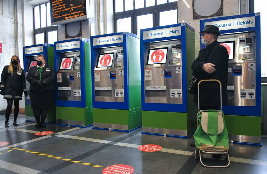 Как следят за соблюдением масочного режима в пригородных поездах 1 фото