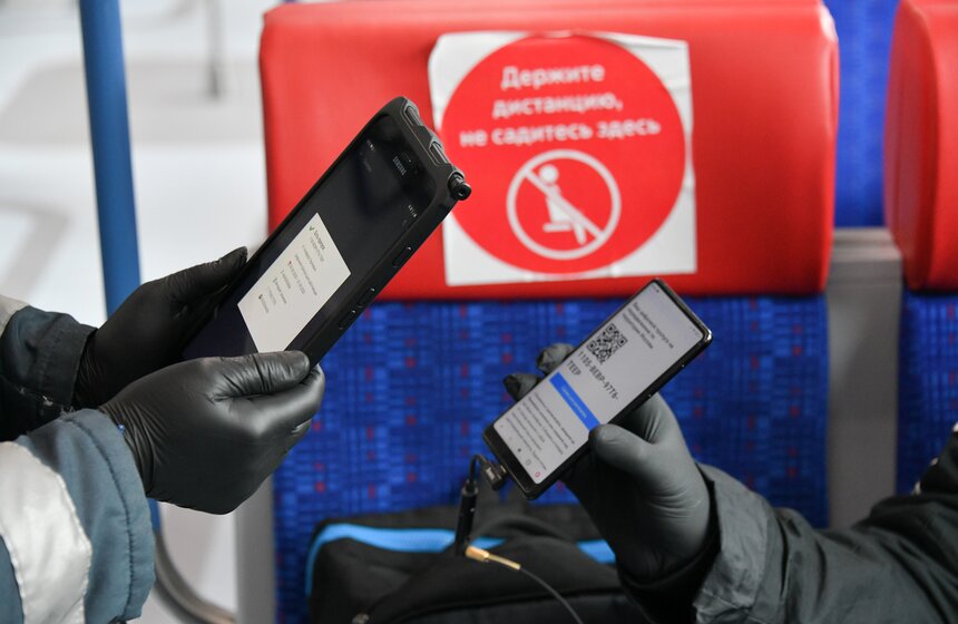 Как следят за соблюдением масочного режима в пригородных поездах 14 фото