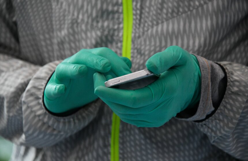 Как следят за соблюдением масочного режима в пригородных поездах 10 фото