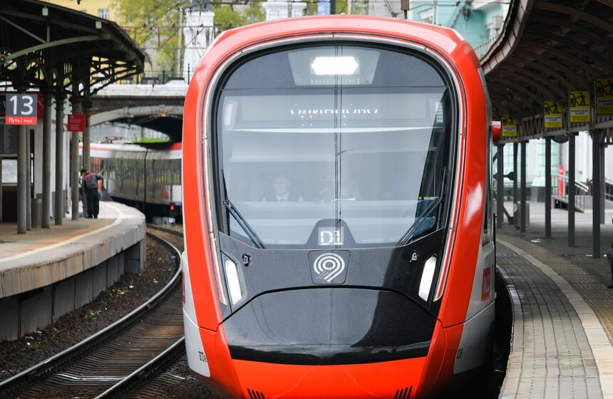 Как следят за соблюдением масочного режима в пригородных поездах 6 фото