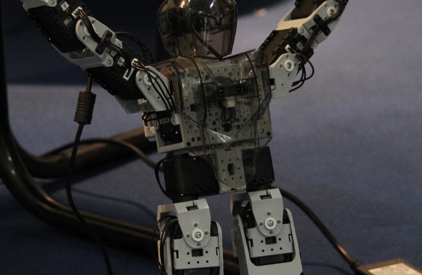 В парке "Сокольники" открылась выставка робототехники 9 фото