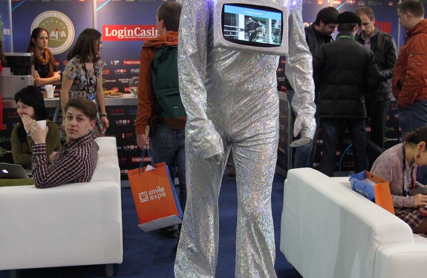 В парке "Сокольники" открылась выставка робототехники 7 фото