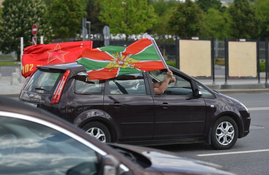 В День пограничника в столице прошел пробег восстановленной бронетехники 2 фото