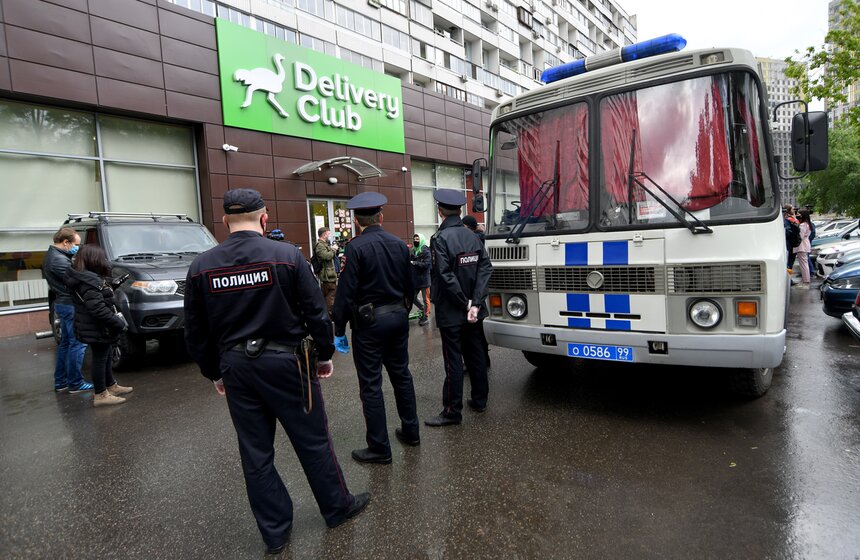 Курьеры службы доставки еды в столице объявили забастовку 12 фото