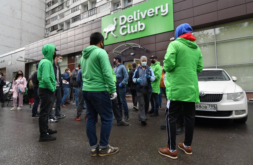 Курьеры службы доставки еды в столице объявили забастовку 17 фото
