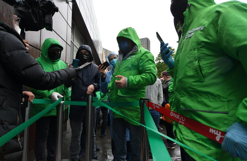 Курьеры службы доставки еды в столице объявили забастовку 20 фото