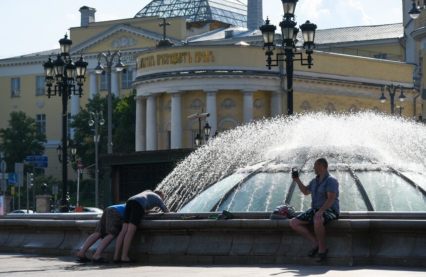В столице начался сезон фонтанов 12 фото