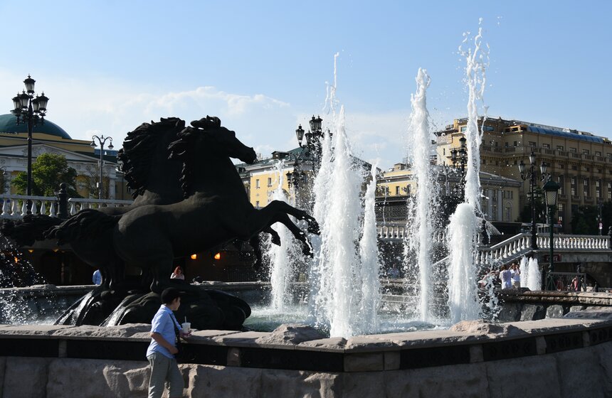 В столице начался сезон фонтанов 13 фото