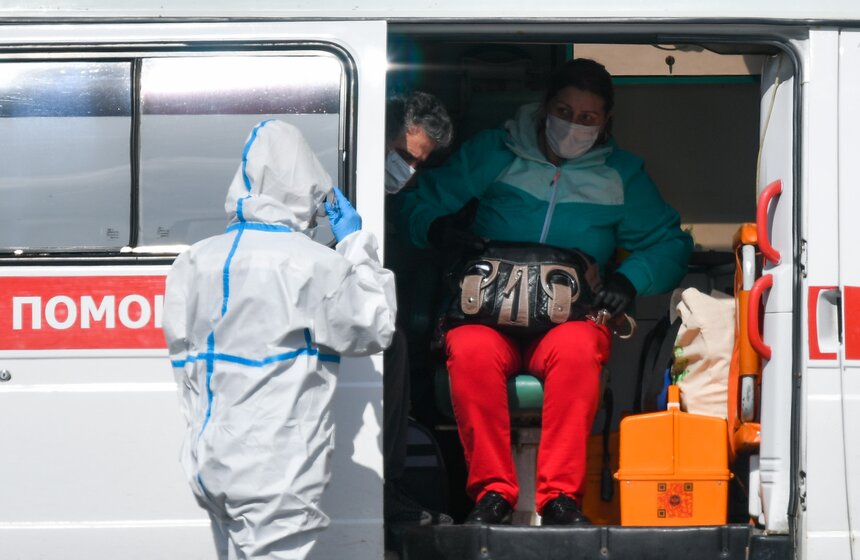 В медцентр в Коммунарке продолжают поступать пациенты 3 фото