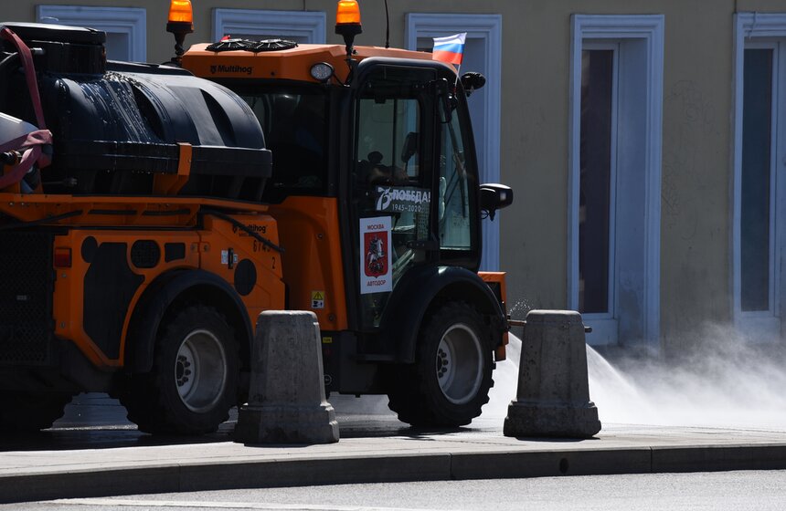 В Москве провели регулярную дезинфекцию городских пространств 15 фото
