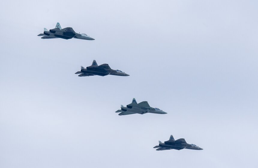 В Москве отрепетировали авиапарад на 9 Мая 14 фото