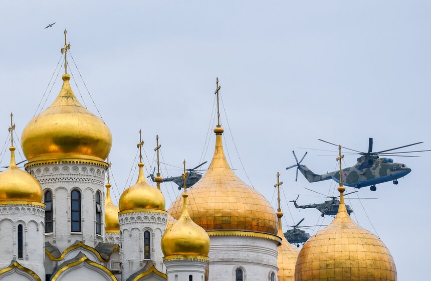 В Москве отрепетировали авиапарад на 9 Мая 1 фото