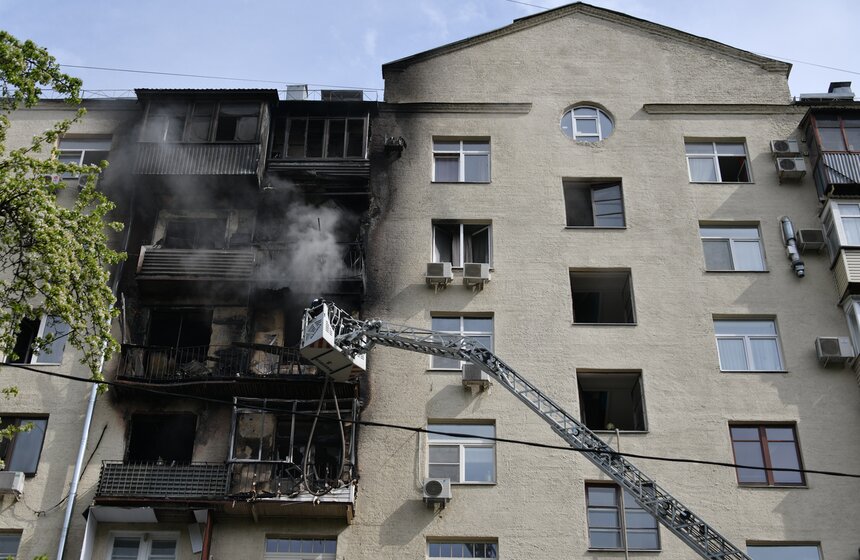 Как происходило тушение пожара в доме на Фрунзенской набережной 7 фото