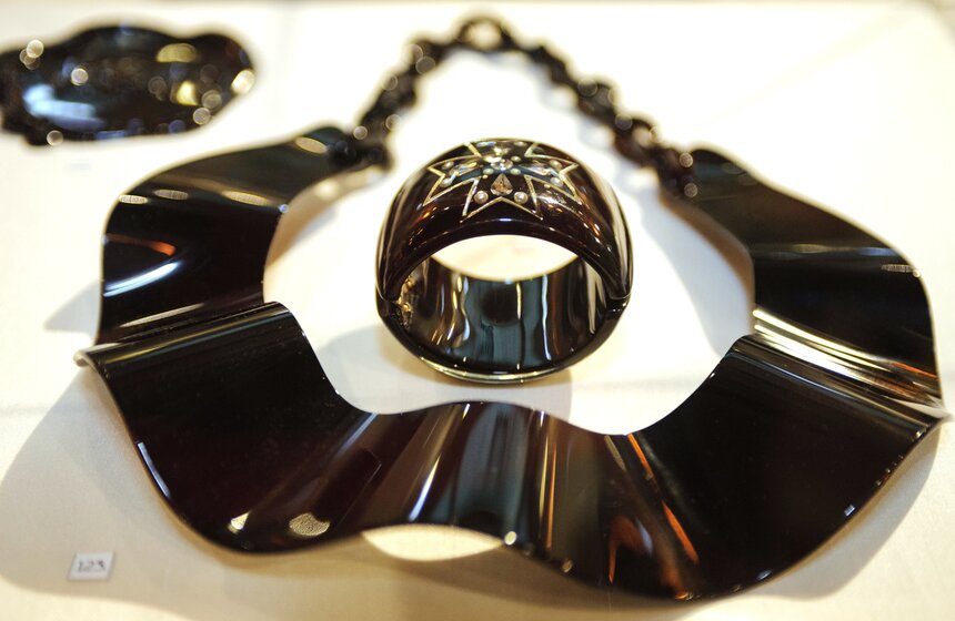 В Петровском пассаже открылась выставка бижутерии 12 фото