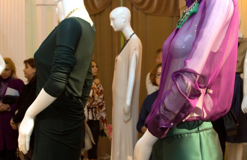 В Петровском пассаже открылась выставка бижутерии 10 фото